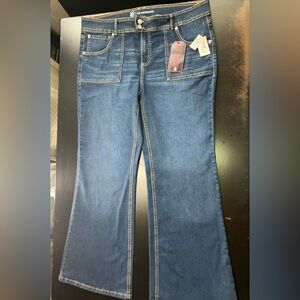NWT NOBO Young ladies Low Rise Flare Jeans Size 21